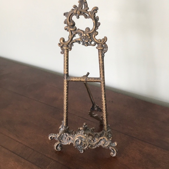 Plate made in Italy and 12 in bronze plate stand. - Picture 3 of 3